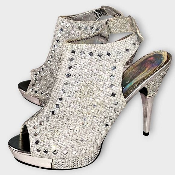 Hot Tomato Silver Metallic Glitter Embellished Platform Heels Sz 11 Y2K Princess - Picture 2 of 9